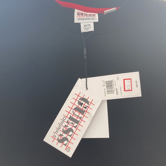 Guess Sweatshirt - Picture 2 of 3